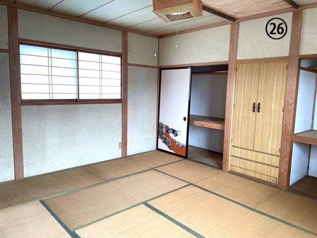 長野県長野市若穂綿内　中古戸建　庭付き一戸建て　夢のマイホーム　和の空間を重んじる6DKの広々一戸建ての和室|2F、10帖の和室のお部屋です