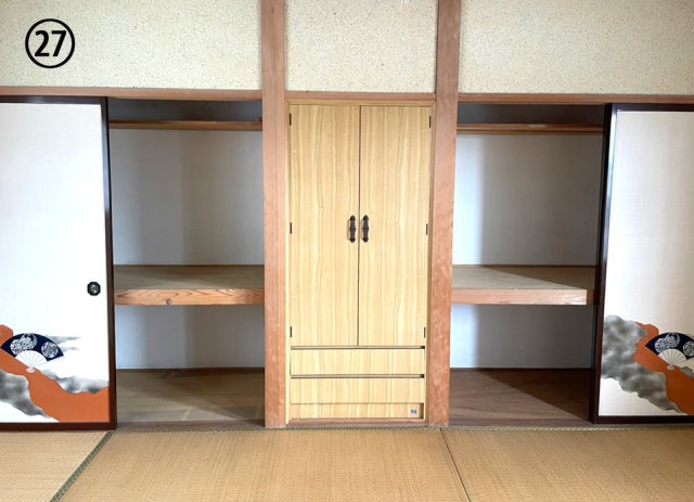 長野県長野市若穂綿内　中古戸建　庭付き一戸建て　夢のマイホーム　和の空間を重んじる6DKの広々一戸建ての和室|2F、10帖の和室のお部屋です。収納スペースたっぷり