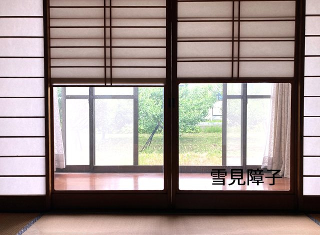 長野県長野市若穂綿内　中古戸建　庭付き一戸建て　夢のマイホーム　和の空間を重んじる6DKの広々一戸建ての和室|1Fの雪見障子です