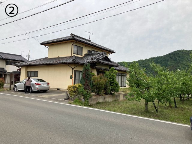 長野県長野市若穂綿内　中古戸建　庭付き一戸建て　夢のマイホーム　和の空間を重んじる6DKの広々一戸建ての外観|外観もきれいです