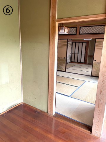 長野県長野市若穂綿内　中古戸建　庭付き一戸建て　夢のマイホーム　和の空間を重んじる6DKの広々一戸建てのその他|玄関ホールから右側の和室をみたところです