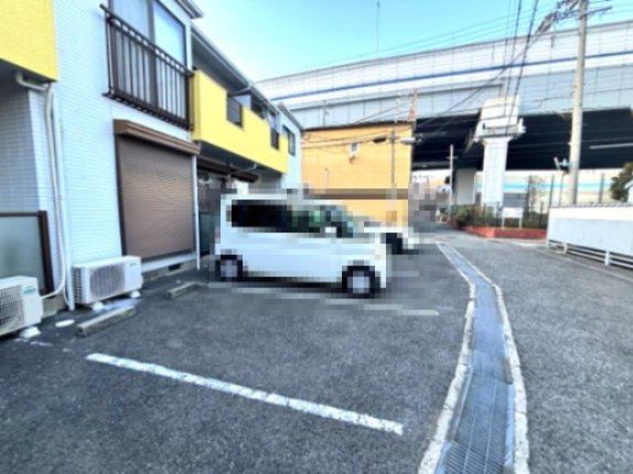 サンテメゾンの駐車場