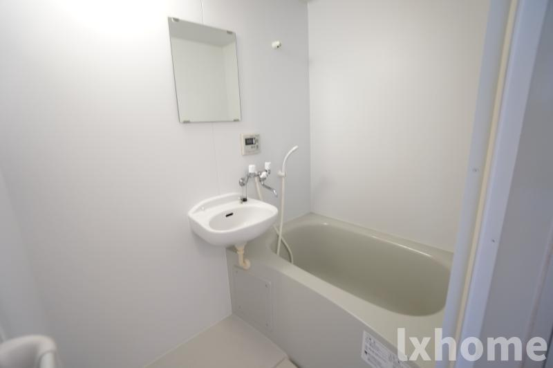 コーポバロールの浴室|ゆったり過ごせるお風呂です