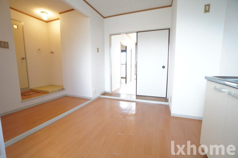 コーポバロールの居間・リビング|ゆったりとしたリビングです