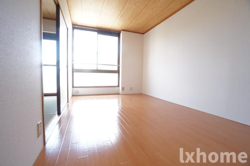 コーポバロールの居間・リビング|使いやすい居間です