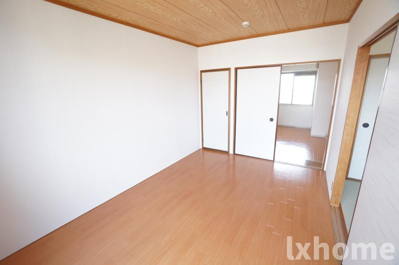 コーポバロールの居間・リビング|使いやすい居間です