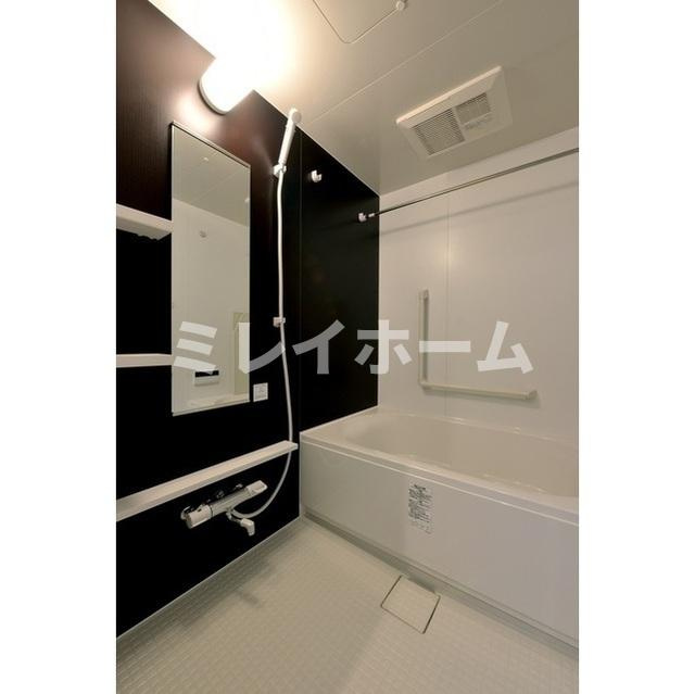 CHARMANTGRANDIRの浴室