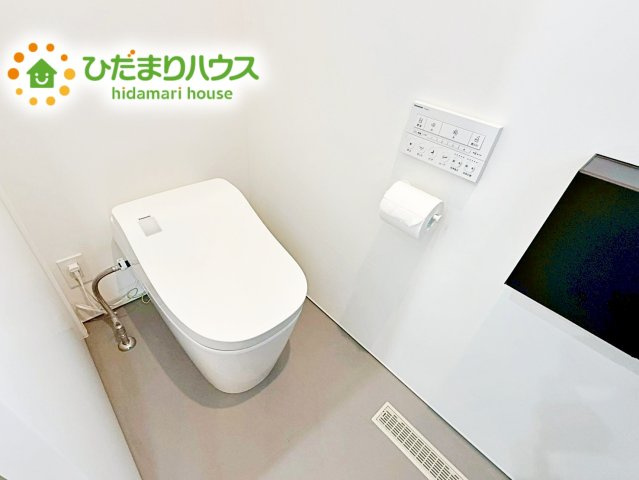 【トイレ】 | ひたちなか市東石川　中古戸建 | 1・2階にトイレあるため、同時に利用でき混雑を避けられますね