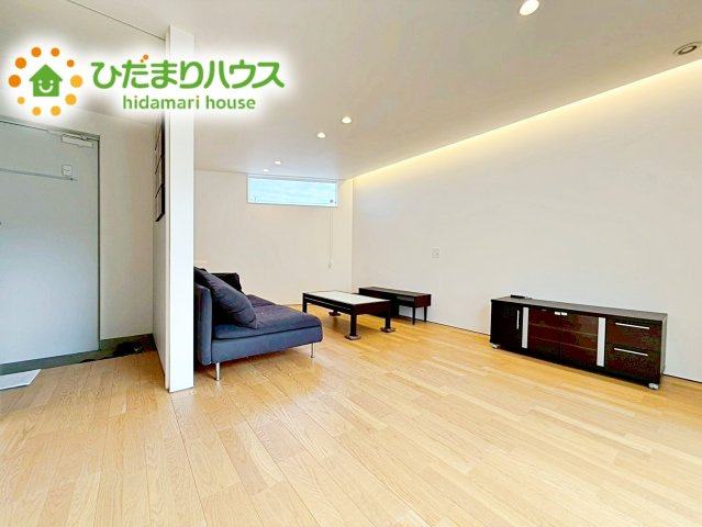 【居間・リビング】 | ひたちなか市東石川　中古戸建 | 大型テレビに大型ソファー(^^)どんなインテリアにするか考えただけでわくわくしますね！