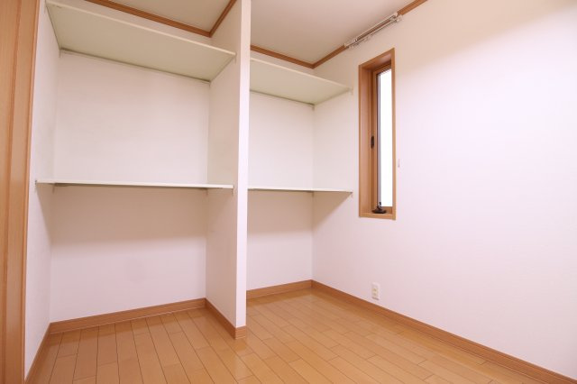 舞多聞西1丁目戸建の収納