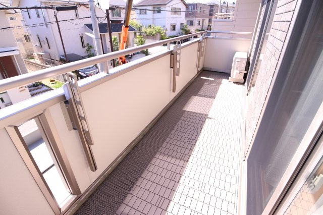舞多聞西1丁目戸建のバルコニー