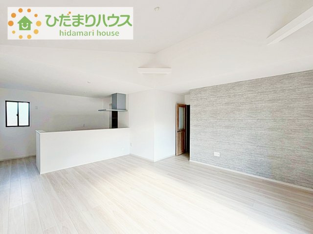 【居間・リビング】 | つくば市今鹿島9期　新築戸建　全3棟 | お子様が元気に遊べる広々としたリビングです！