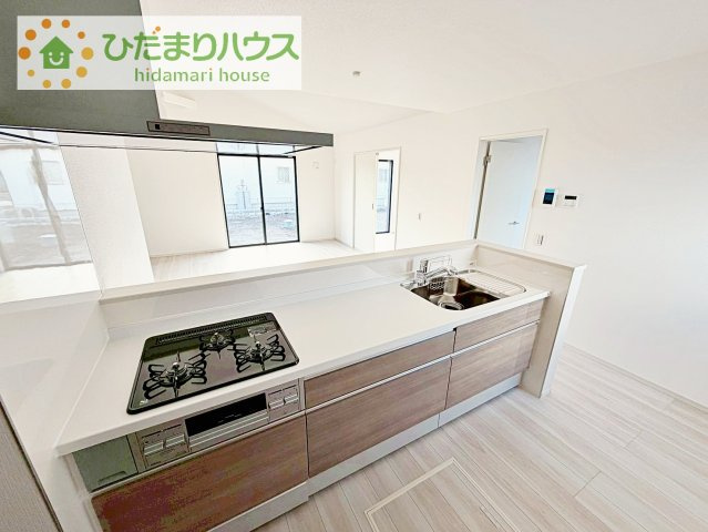 【キッチン】 | つくば市今鹿島9期　新築戸建　全3棟 | 料理をしながらでも、ご家族との会話を楽しめる対面式キッチン♪