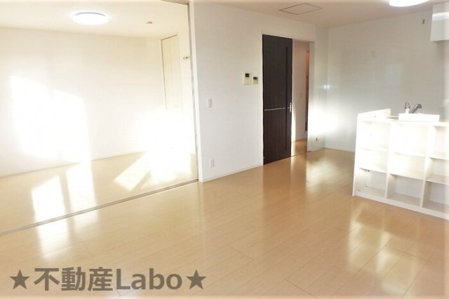 ホワイト バード B棟の居間・リビング