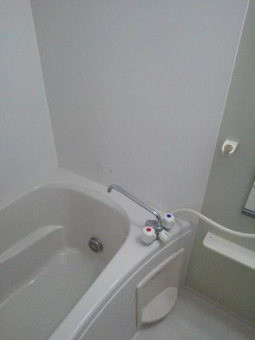 サンレミニオン　Ａの浴室