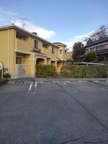 サンレミニオン　Ａの駐車場