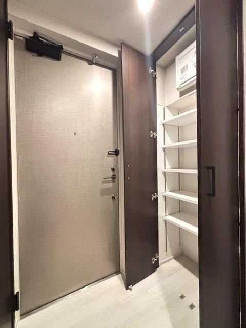 ＬｉｖｅＦｌａｔ高田馬場の玄関