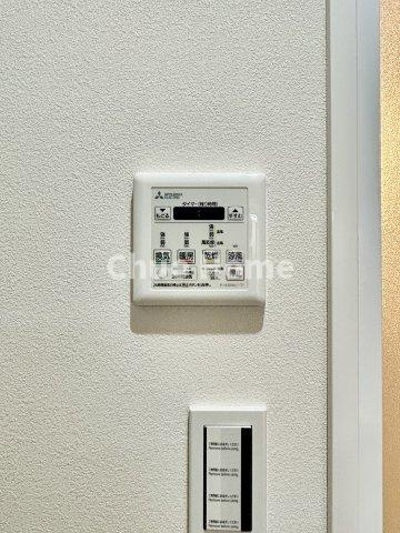 T-WOODの内装|【浴室乾燥機】暖房・冷風・換気・乾燥が可能です。毎日を快適に過ごせるうれしい機能が揃っています。雨の日の洗濯物も安心です。