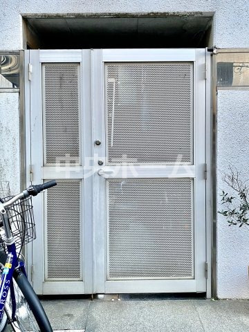 T-WOODの駐輪場|【自転車置き場】最新の空き状況や費用などの詳細は担当スタッフまでお問い合わせください。