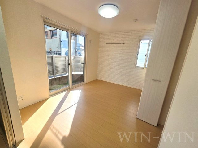 ウィット瓦町の居間・リビング|イメージ（同建物内別部屋の写真です）