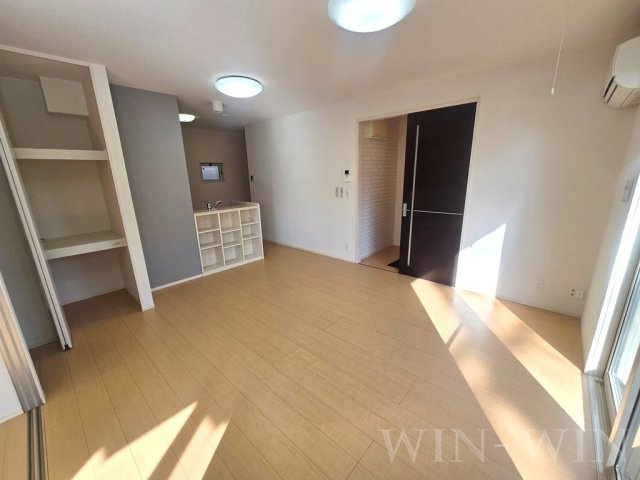 ウィット瓦町の居間・リビング|イメージ（同建物内別部屋の写真です）