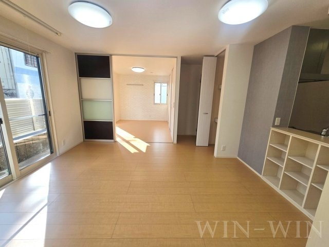ウィット瓦町の居間・リビング|イメージ（同建物内別部屋の写真です）