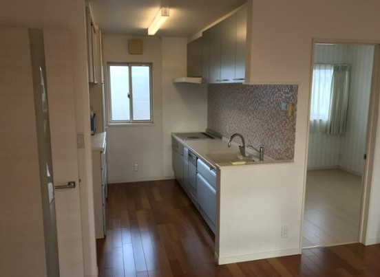 【二世帯住宅】鶴ヶ島市藤金中古住宅のキッチン|2Fキッチンです☆使い勝手の良いシステムキッチンです！