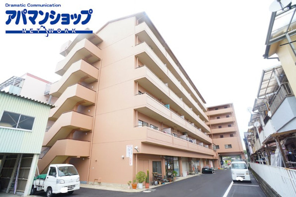 ヴィエンシャトレー小池の外観
