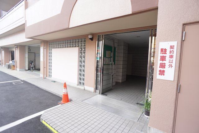 ヴィエンシャトレー小池のエントランス