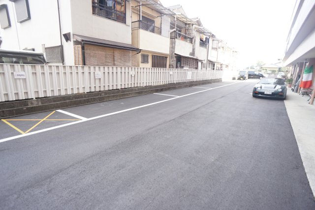ヴィエンシャトレー小池の駐車場