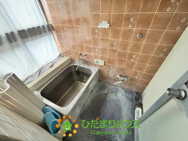 加須市富士見町　中古一戸建ての浴室