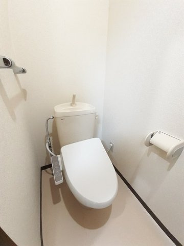 カーザ・モラエスのトイレ|落ち着いたトイレです
