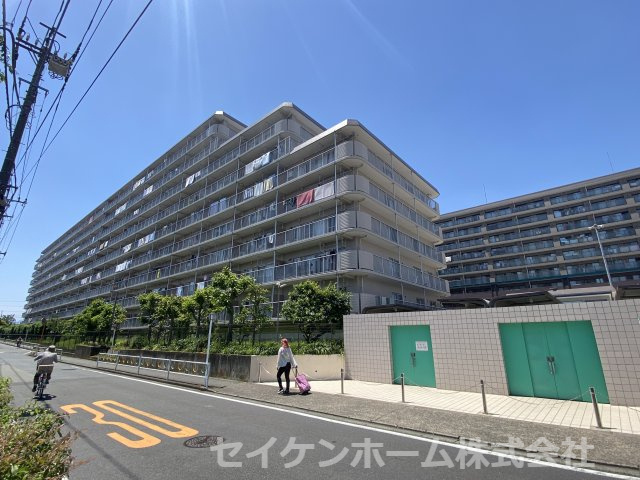 コープ野村相模大野台 ９階部分の外観|徒歩5分圏内にコンビニ・スーパー等があり生活利便性良好です。
