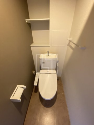 【トイレ】 | ジェイラピスナンバ | ジェイラピスナンバ　温水線所便座