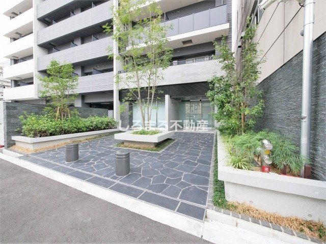 スワンズシティ中之島クロスのエントランス