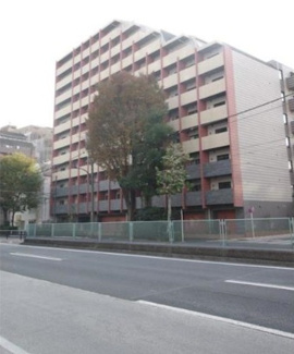 【外観】 | 鉄筋コンクリート造のがっちりとした建物。