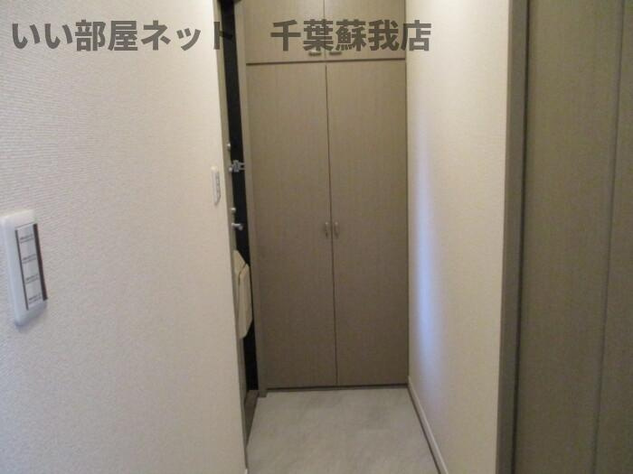 ヴィラージュ　Ｂの玄関|収納もある玄関です