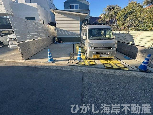 藤沢市辻堂5丁目　新築戸建の駐車場|1月29日撮影　外構工事中　駐車スペース