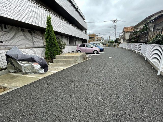 ソレイユの駐車場