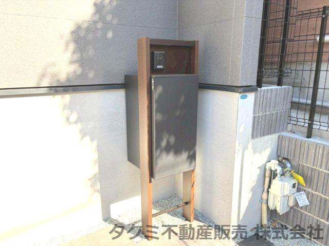 神戸市垂水区星陵台　新築一戸建の玄関