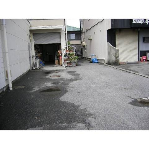 ライトハイツＢ棟の駐車場