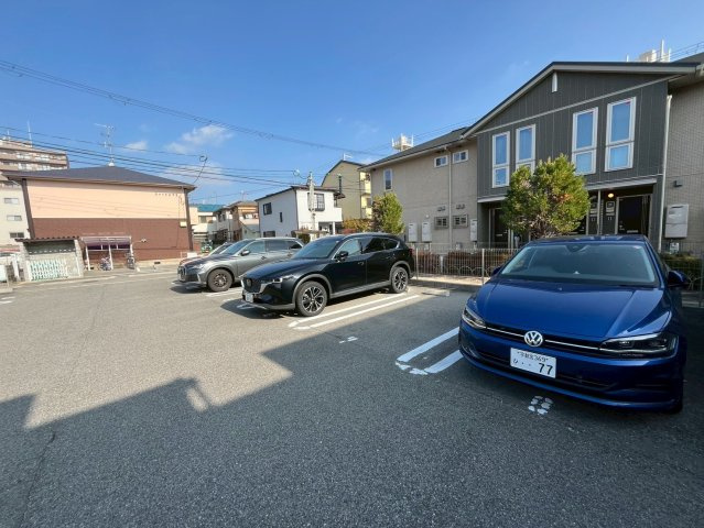 ManoirⅡの駐車場|駐車場があるので、車を買う予定の方も安心です