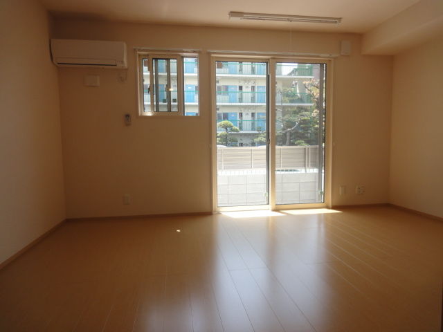 ManoirⅡの居間・リビング