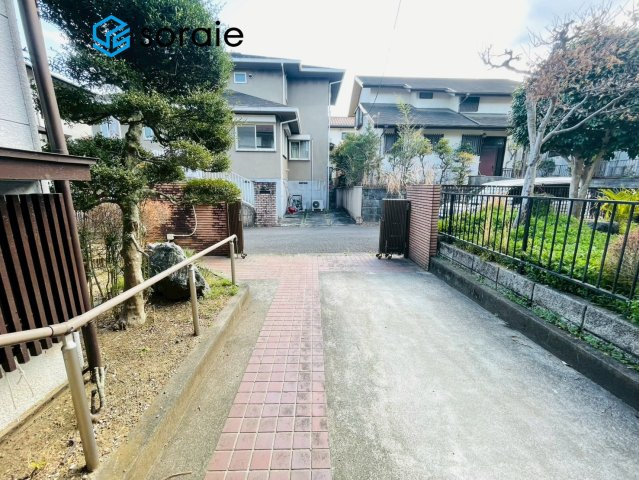 日高市武蔵台　中古戸建の駐車場|3/16　撮影