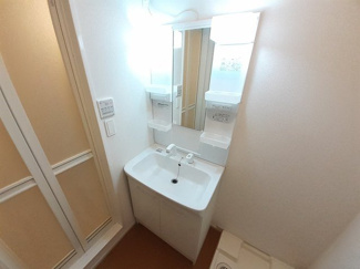 【洗面所】 | ウエストハウスＡ | 使いやすい洗面所です