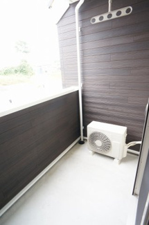 【バルコニー】 | ヴィラ・エレガント | お洗濯にも便利なバルコニー付き