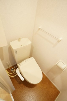 【トイレ】 | ヴィラ・エレガント | コンパクトで使いやすいトイレです