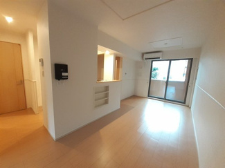 【居間・リビング】 | ブリッサ中高津 | ゆったりとした居間です