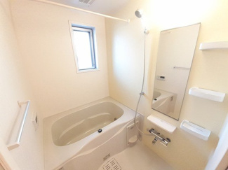 【浴室】 | ブリッサ中高津 | ゆったり過ごせるお風呂です