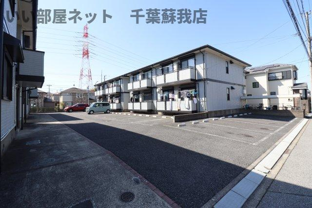 ヴィラージュ　Ｄの駐車場|駐車場に車を止められます